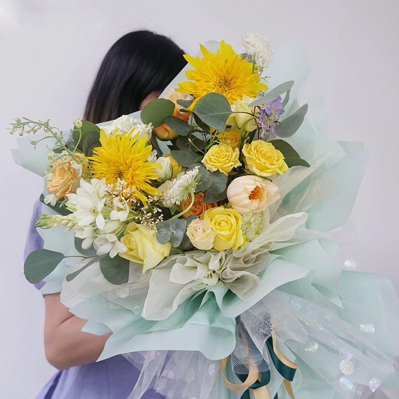 マットな無地の半透明の花の包装紙