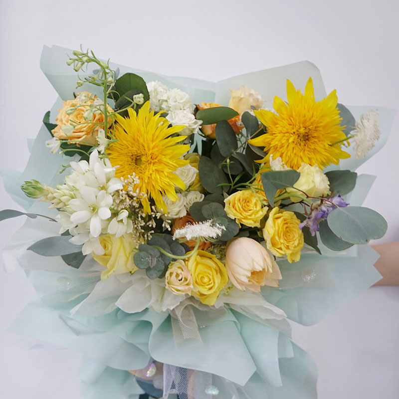 マットな無地の半透明の花の包装紙