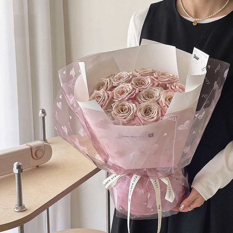 愛のプリント デザインの花の包装紙の防水厚くされた片面は塗られました