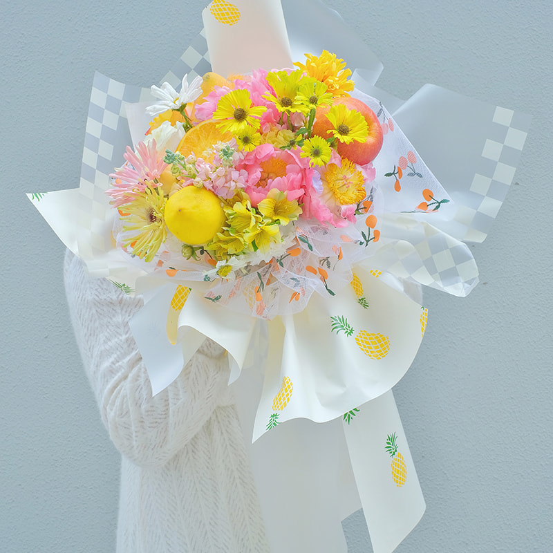 シンプルなフルーツ柄の花束包装紙