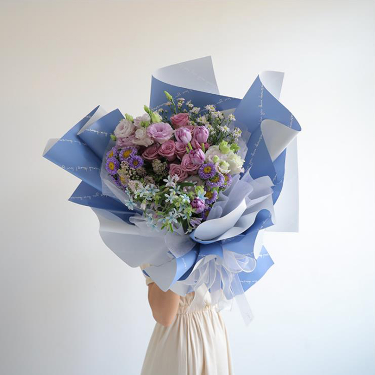 ロマンチックな花束を印刷した包装紙